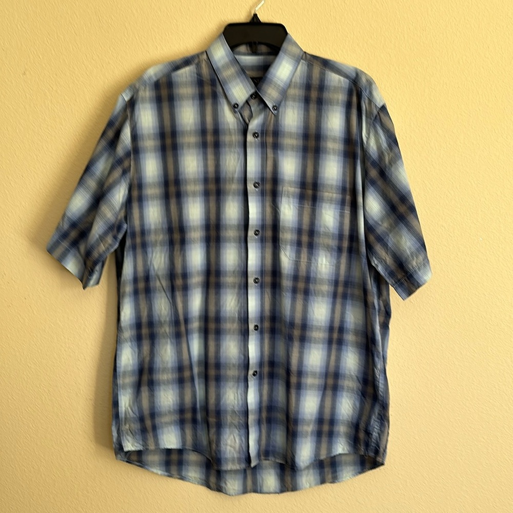 Ghinea collection button down collar shirt size L